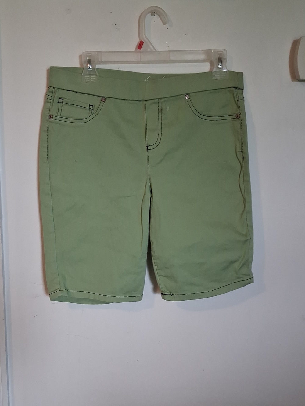 Gloria Vanderbilt Sage Green Women's Bermuda Shorts